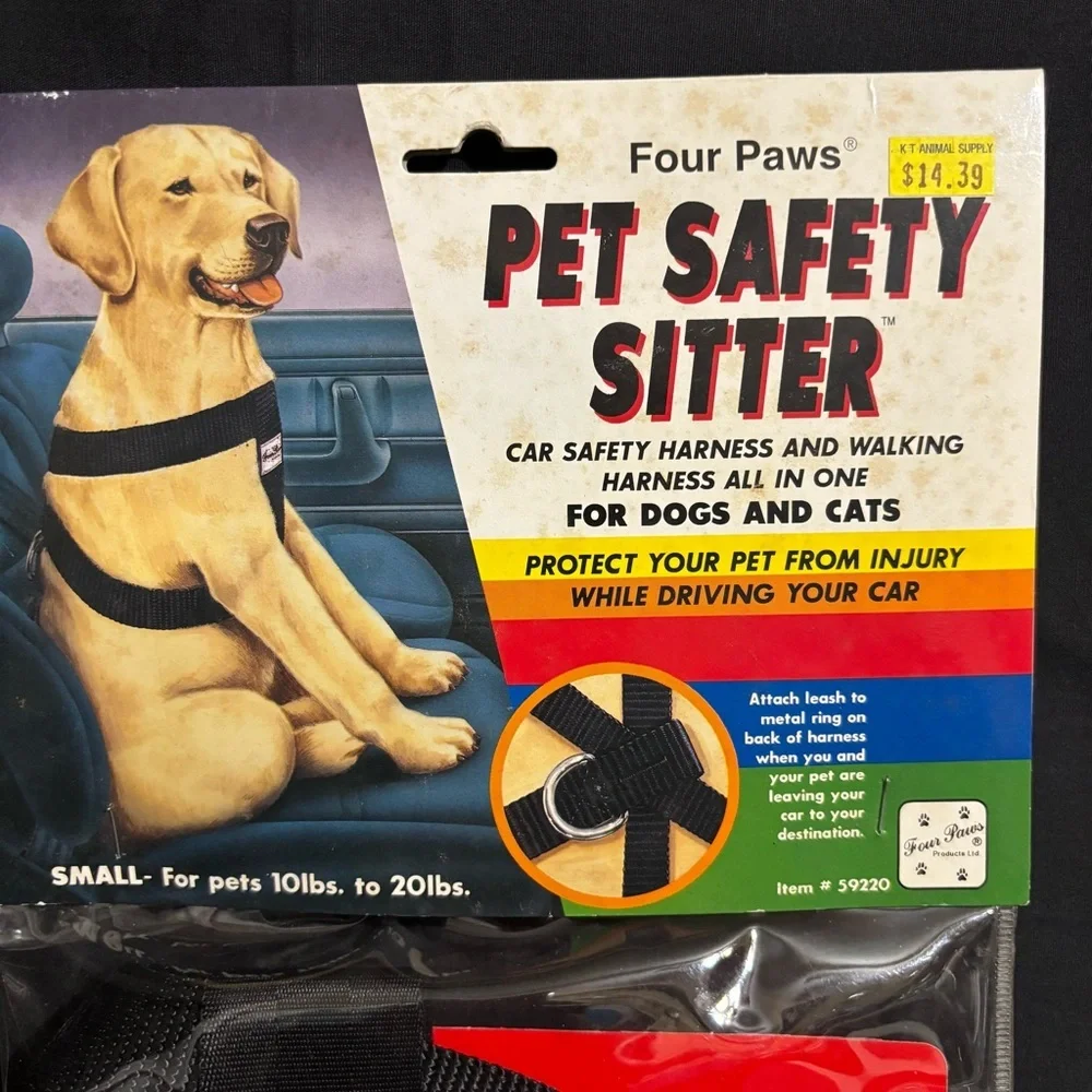 Four Paws Pet Safety Sitter Car Harness Dog & Cat between 10 to 20 lbs. new